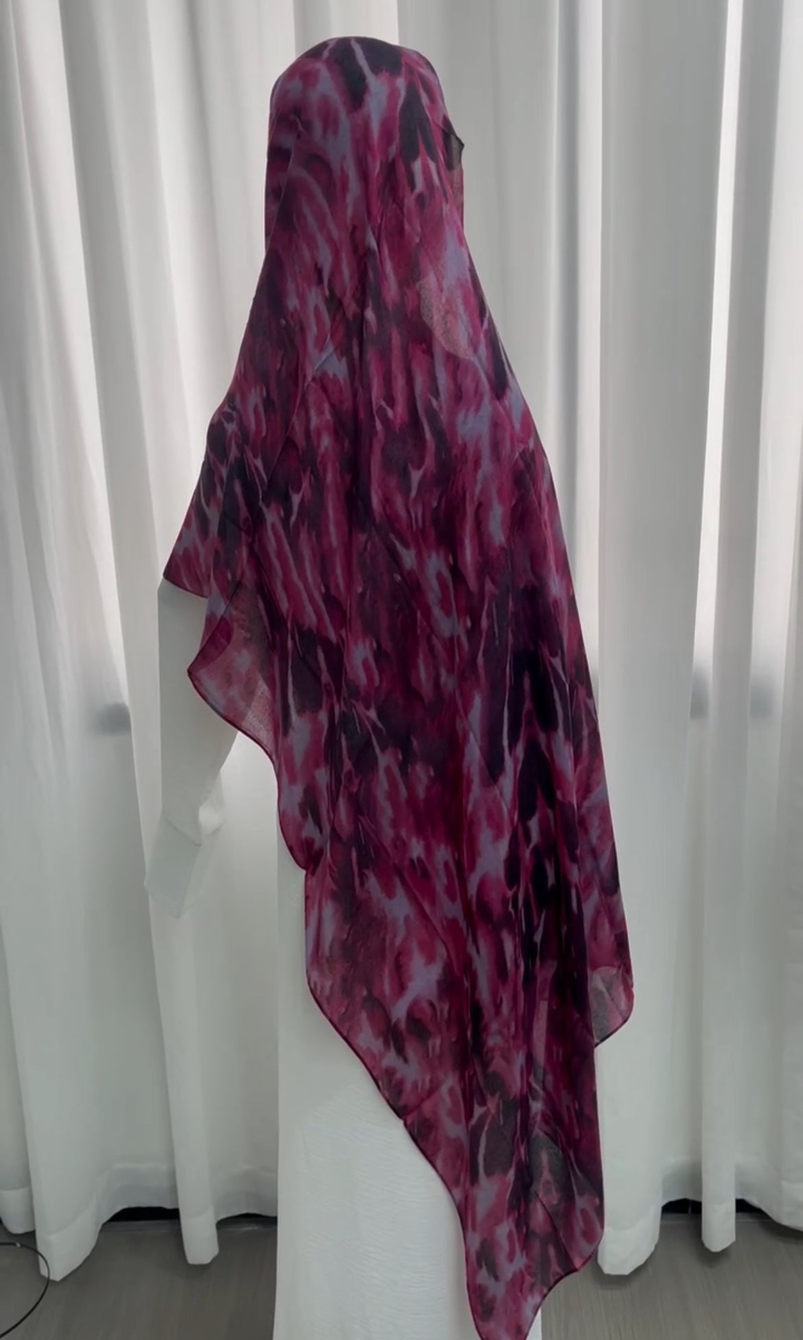 Vela printed modal